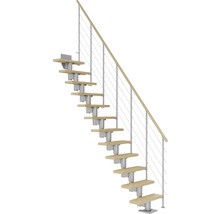 Treppe mit Holzstufen und Geländer