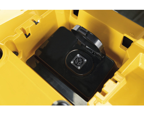 Steckdose in einem gelben Gehäuse