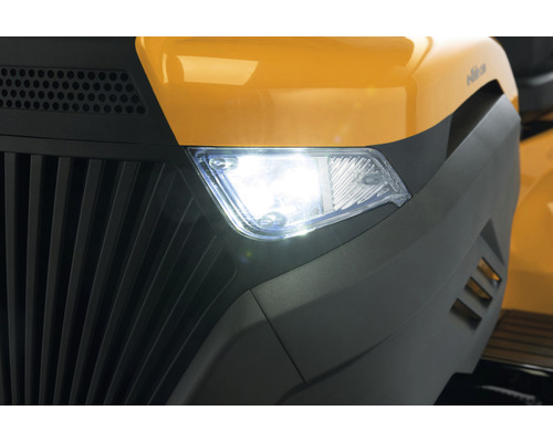 Scheinwerfer eines Rasentraktors