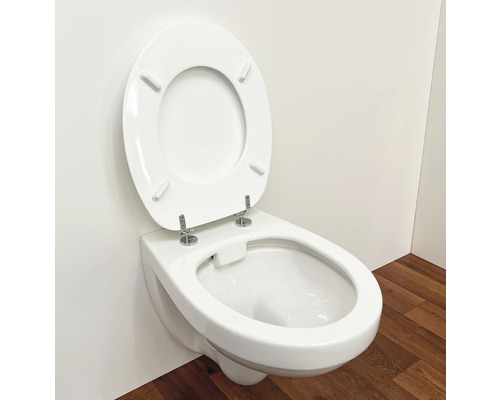 Wand-Tiefspül-WC mit offenem Spülrand und WC-Sitz