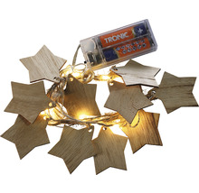 Batteriebetriebene Lichterkette mit Sternen aus Holz