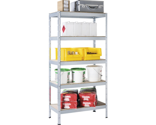 Regal mit fünf Ebenen und diversen Lagergegenständen