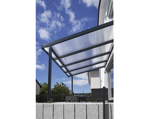 Terrassenüberdachung mit Polycarbonatplatten und Aluminiumrahmen