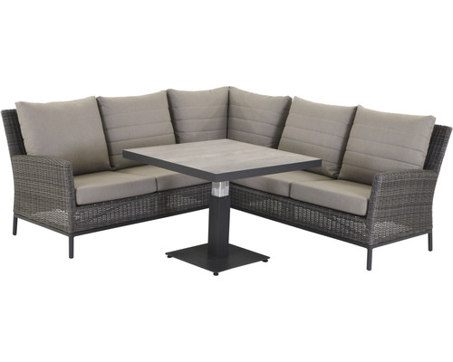 Gartensitzgruppe mit Rattansofa und quadratischem Tisch