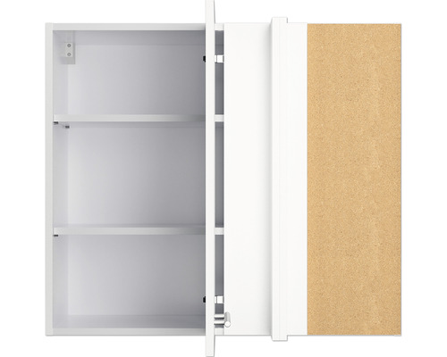 Geöffneter weißer Badezimmerschrank mit Regalen