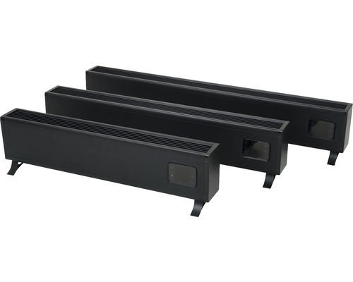 Drei schwarze Elektroheizkörper mit Füßen