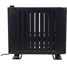 Schwarzer Ölradiator mit Rollen für den Innenbereich