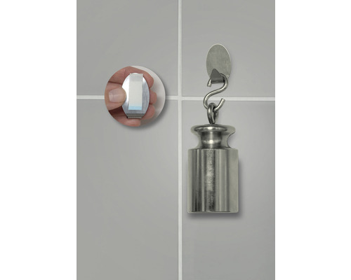 Anbringung eines Klebehaken an einer gefliessten Wand mit Gewicht