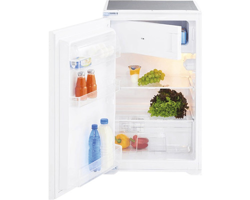 Offener, weißer Kühlschrank mit Lebensmitteln