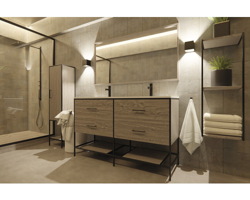 Helles Badezimmer mit Dusche, Waschtischunterschrank, Spiegel und Regal