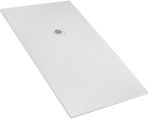 Weiße Duschwanne mit Ablaufgarnitur