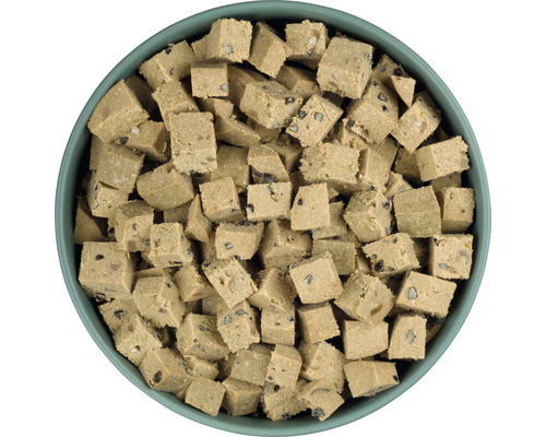 Futtermittelwürfel in einer Schüssel