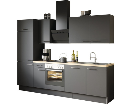 Komplette graue Küche mit Hängeschränken, Dunstabzugshaube, Spüle, Herd und Backofen