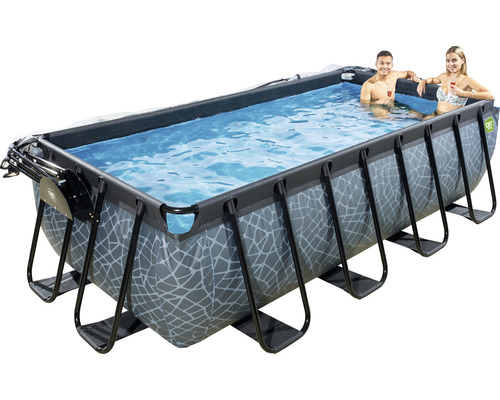 Rechteckiger Rahmenpool mit Personen im Wasser