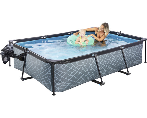 Rechteckiger Aufstellpool mit Leiter, Mutter und Kind im Wasser