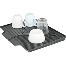 Geschirrtrockner mit Tassen und Glas