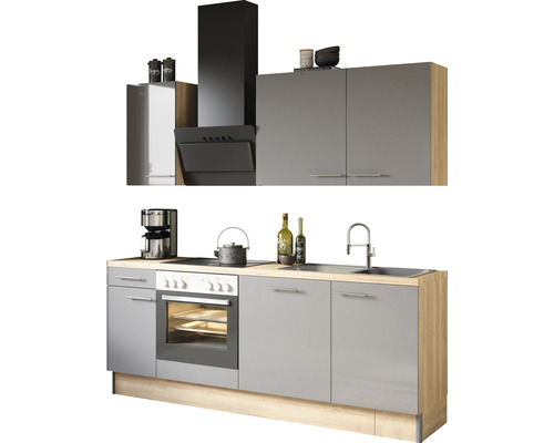 Moderne Küche mit Elektrogeräten und Spüle