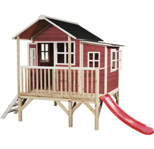 Spielhaus aus Holz mit Rutsche und überdachter Veranda