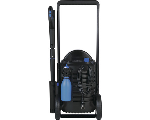 Rückansicht eines Hochdruckreinigers mit Griff, Rädern, Stromkabel, Sprühpistole und Reinigungsflasche