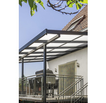 Terrasse mit Grill und Terrassenüberdachung