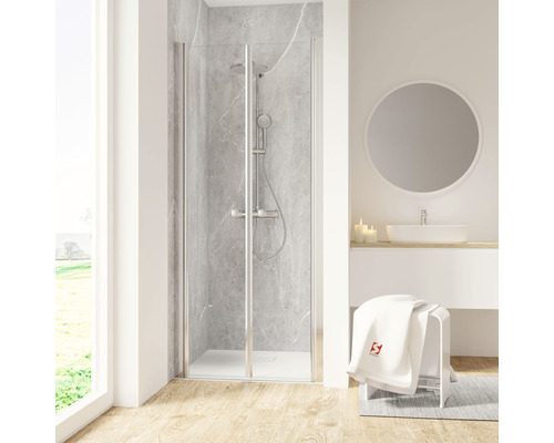 Pendeltüre für Nische Schulte Garant 2.0 800x800x2000 mm Echtglas Klar hell chrom Begehbare Dusche mit Duscharmatur in einem hellen Badezimmer