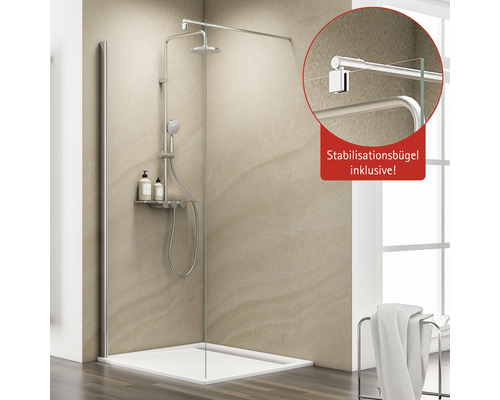 Eckdusche mit Duschwanne und Brausegarnitur im Badezimmer