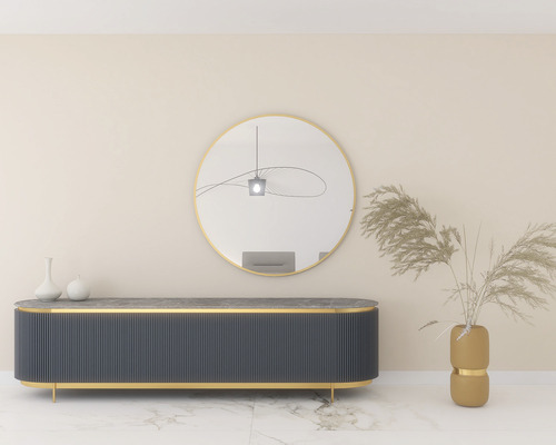 Einrichtung mit Sideboard, Spiegel und Dekoration für ein modernes Wohnzimmer.