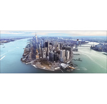 Panoramaaufnahme von Manhattan, New York mit Wolkenkratzern und Wasserwegen