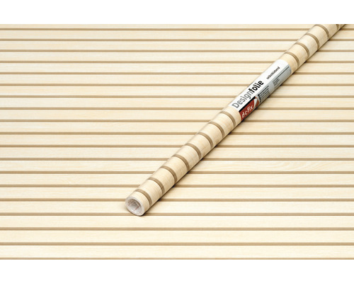 Designfolie mit Holzoptik auf einer Oberfläche