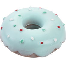 Dekorativer Donut mit Zuckerguss und Streuseln