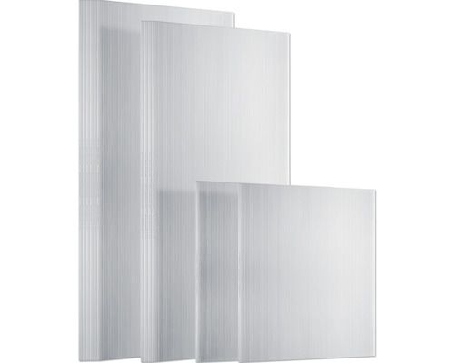 Mehrere transparente Doppelstegplatten aus Kunststoff