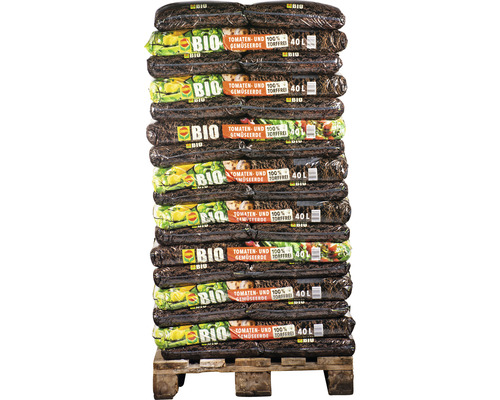 Stapel Säcke mit Bio Tomaten- und Gemüseerde auf einer Palette, 40 Liter