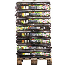 Stapel Säcke mit Bio Universalerde 40 Liter auf einer Palette