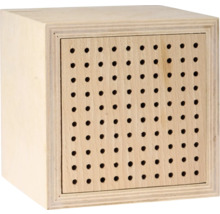 Holzwürfel mit Lochmuster