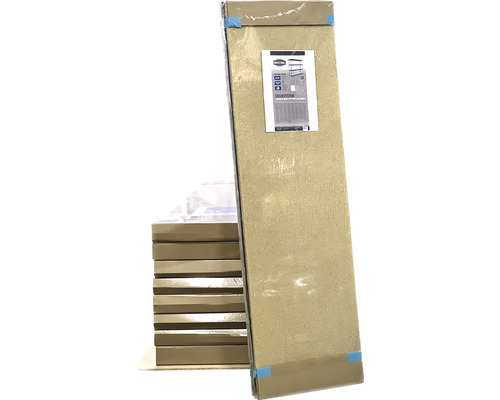 Verpackte Regalbauteile eines Regalsystems