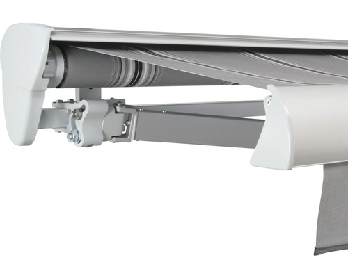 SOLUNA Halbkassettenmarkise Classic 3x2 Stoff Dessin A131 Gestell E6EV1 silber eloxiert Antrieb links inkl. Motor und Wandschalter Detailansicht einer Gelenkarmmarkise mit grauen und weißen Streifen