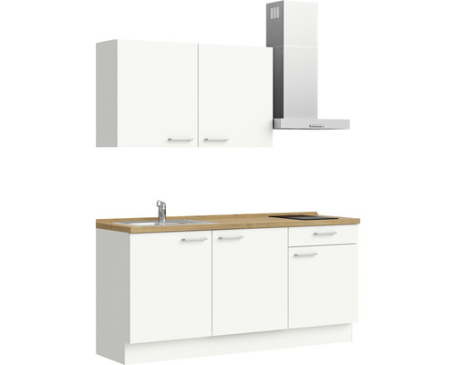 Küchenzeile mit Spüle, Kochfeld, Dunstabzugshaube und Hängeschränken