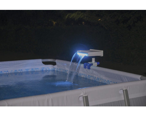 Swimmingpool mit Solar-Wasserfall für Pools