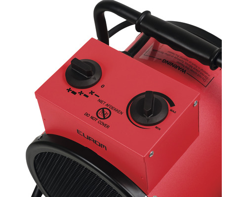 Detailansicht eines roten Elektroheizers mit Bedienelementen