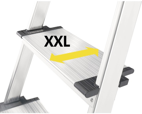 Detailansicht einer Aluminiumleiter mit extrabreiter Stufe