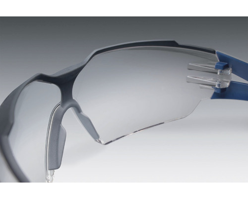 Schutzbrille mit klaren Gläsern für den Augenschutz
