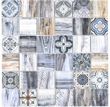 Mosaikfliese mit verschiedenen Mustern und Holzoptik
