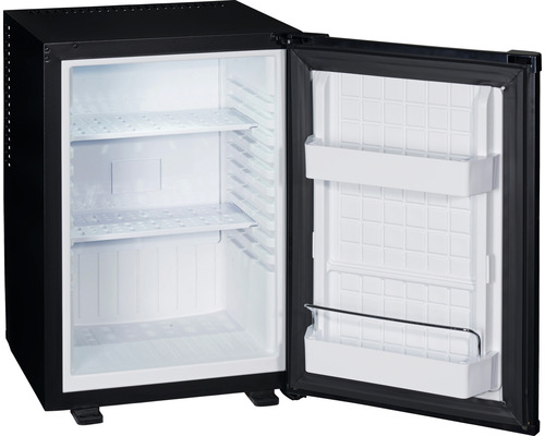 Offener Minikühlschrank mit Regalen