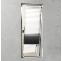 Plissee am Fenster zur Lichtregulierung und als Sichtschutz