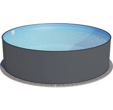 Rundes Schwimmbecken mit Stahlwand und Wasserfüllung