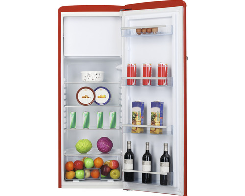 Geöffneter roter Kühlschrank gefüllt mit Lebensmitteln