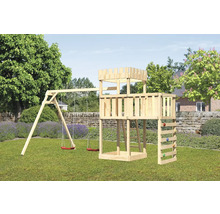 Spielturm mit Schaukel und Kletterwand im Garten