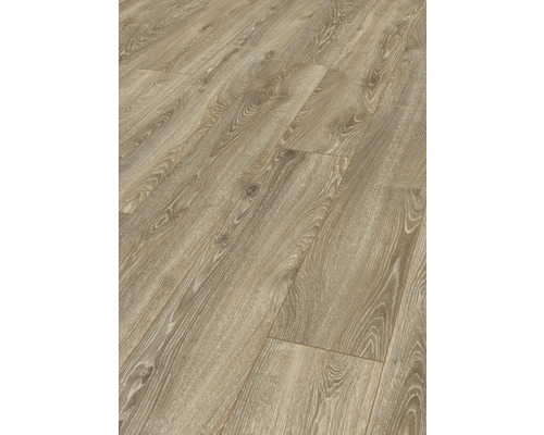 Verlegtes Laminat mit Holzoptik