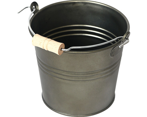 Eimer aus Metall mit Holzgriff