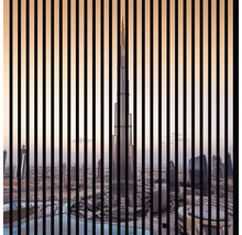 Burj Khalifa Gebäudeansicht durch Gitterstäbe